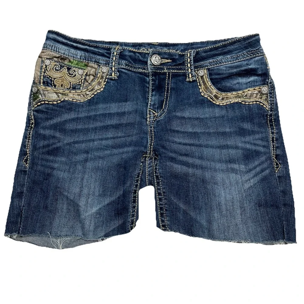 Grace in LA Denim Shorts Size 28 Distressed Embroidered Cutoff Western Y2K